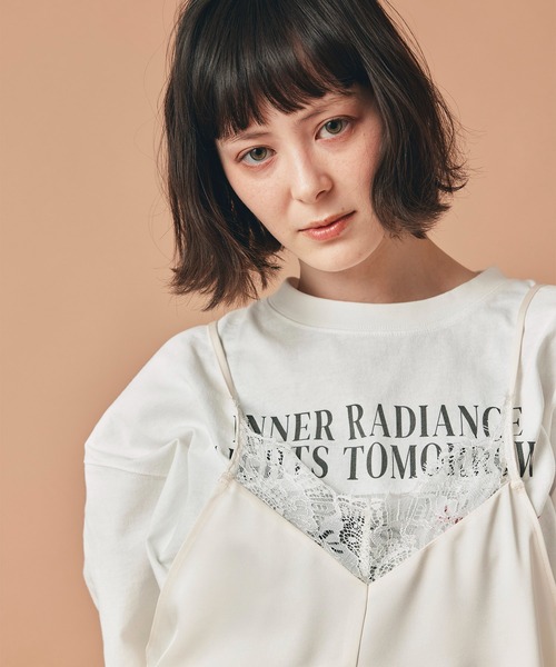 AT THE TRNK（アットザトランク）の「フラワープリント フォト Ｔシャツ AT THE TRNK（Tシャツ/カットソー・レディース・ベージュ/チャコール/ホワイト・フリー）」の20枚目の写真