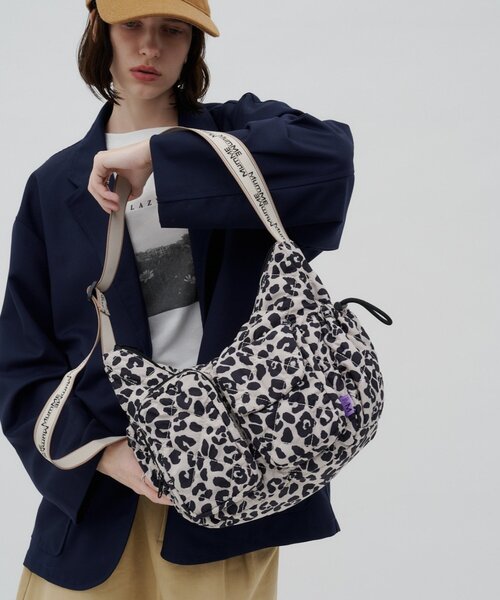 CIAOPANIC TYPY(チャオパニックティピー)の「:ZOZO限定【MumME】多収納!サイドギャザーデザインショルダーBAG(ショルダーバッグ・レディース・ホワイト/ブラック/キャメル・ONE SIZE)」の1枚目の写真