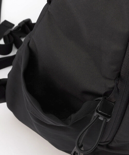 ARC'TERYX(アークテリクス)の「ARC’TERYX/アークテリクス マンティス 26 バックパック/Mantis 26 Backpack(バックパック/リュック・メンズ・ブラック/サックスブルー・ONE SIZE)」の12枚目の写真