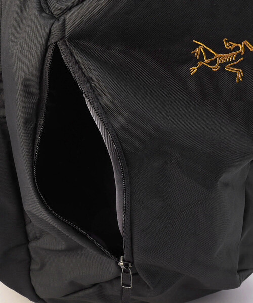ARC'TERYX(アークテリクス)の「ARC’TERYX/アークテリクス マンティス 26 バックパック/Mantis 26 Backpack(バックパック/リュック・メンズ・ブラック/サックスブルー・ONE SIZE)」の13枚目の写真