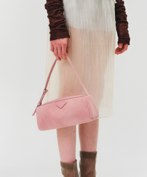 FENNEC（フェネック）の「SOTY MELLOW BAG - NUBUCK PINK（ショルダーバッグ・レディース・その他・FREE）」の3枚目の写真