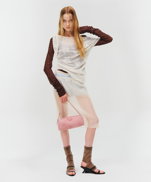 FENNEC（フェネック）の「SOTY MELLOW BAG - NUBUCK PINK（ショルダーバッグ・レディース・その他・FREE）」の4枚目の写真