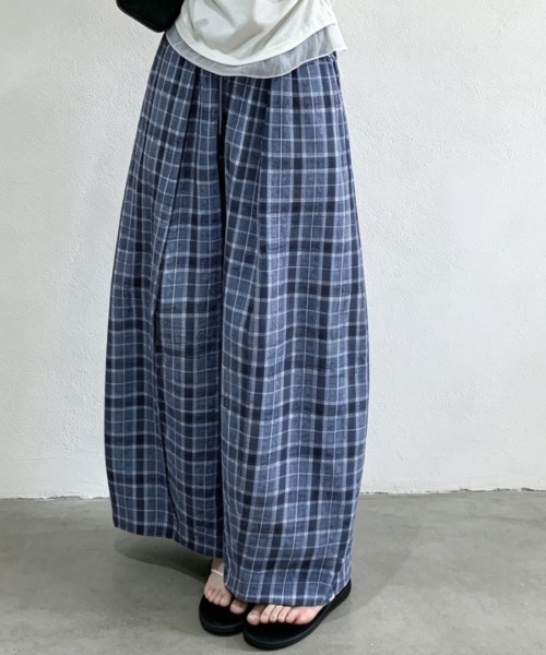 FLINEA(フリネア)の「チェック柄配色リラックスパンツ(その他パンツ・レディース・ホワイト/ブルー/ブラック・FREE)」の13枚目の写真