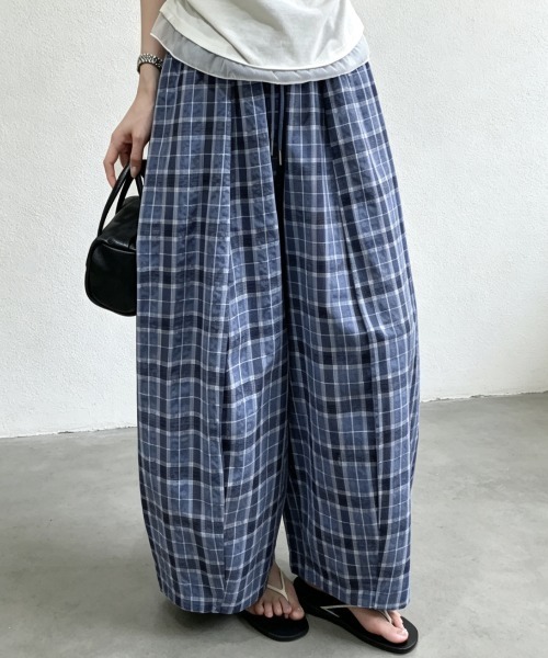 FLINEA(フリネア)の「チェック柄配色リラックスパンツ(その他パンツ・レディース・ホワイト/ブルー/ブラック・FREE)」の16枚目の写真