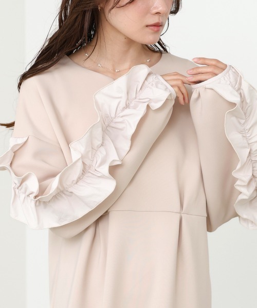 Bab(バブ)の「【S/Mサイズ展開】フリルスリーブポンチワンピース(ワンピース・レディース・ベージュ/ブラック・SMALL/MEDIUM)」の6枚目の写真