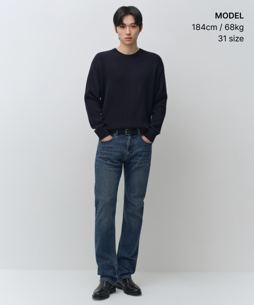 MUSINSA STANDARD（ムシンサスタンダード）の「スリムストレートデニムパンツ [ミディアムインディゴ]（デニムパンツ・メンズ・その他・28/29/30/31/32/33/34/36/38）」の2枚目の写真