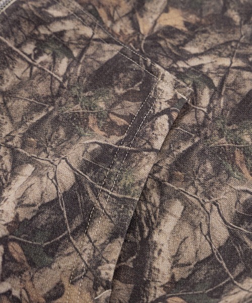 SUPPLIER(サプライヤー)の「SUPPLIER-Tree Camo Faux Fur Cross Zip Hoodie(パーカー・メンズ・カーキ・FREE)」の7枚目の写真