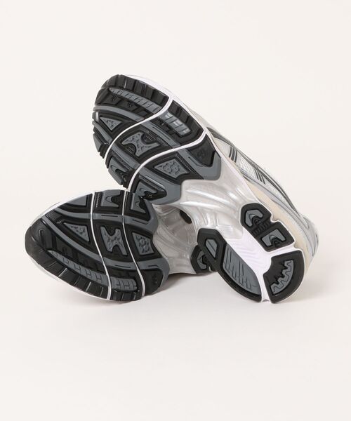 ADAM ET ROPE'(アダムエロペ)の「ASICS GEL-KAYANO 14 1203A537(その他シューズ・メンズ・ホワイト・26.5cm/27.0cm/27.5cm/28.0cm/28.5cm)」の3枚目の写真