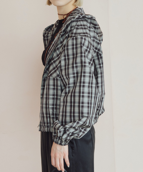IENA LA BOUCLE(イエナラブークル)の「IENA LA BOUCLE ハイカウントチェックタフタブルゾン(その他アウター・レディース・チョコ・FREE)」の16枚目の写真