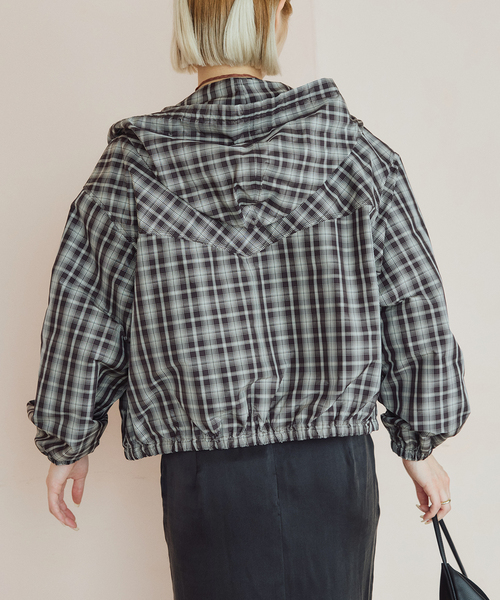 IENA LA BOUCLE(イエナラブークル)の「IENA LA BOUCLE ハイカウントチェックタフタブルゾン(その他アウター・レディース・チョコ・FREE)」の17枚目の写真