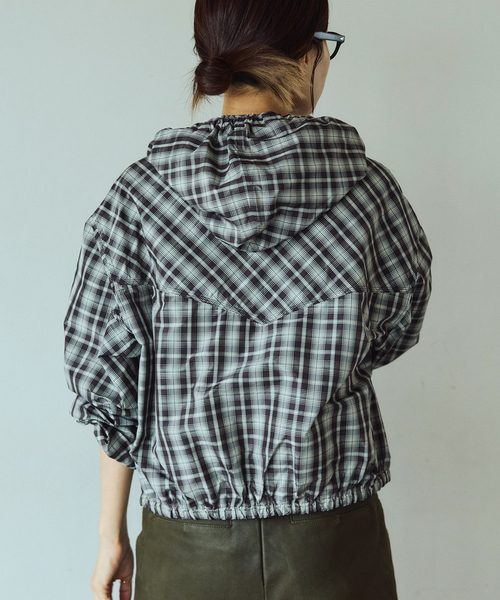 IENA LA BOUCLE(イエナラブークル)の「IENA LA BOUCLE ハイカウントチェックタフタブルゾン(その他アウター・レディース・チョコ・FREE)」の7枚目の写真