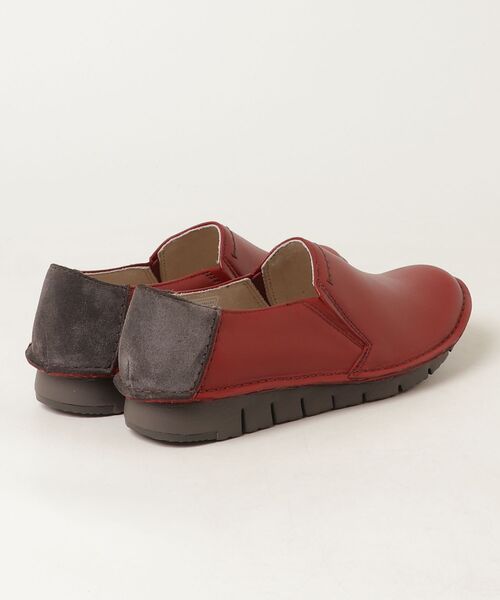 R.（REGAL FOOT COMMUNITY）（アールドット）の「アールドット S07C カジュアルスリッポン（スリッポン・レディース・レッド・24.5/23.5/23/22.5）」の2枚目の写真