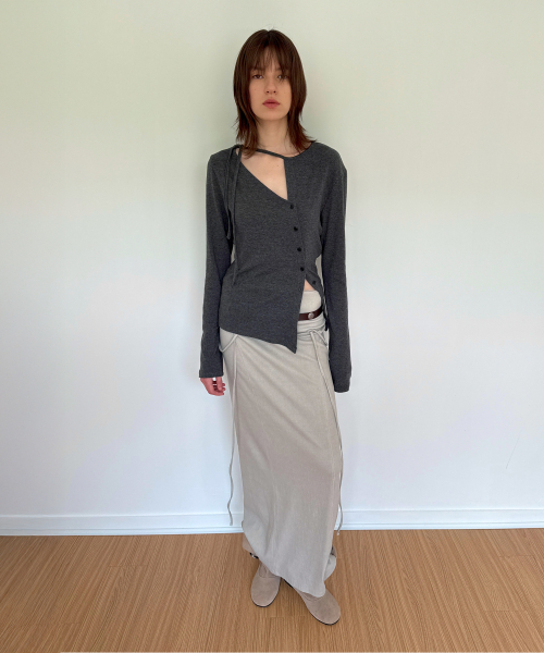 DIAGONAL(ダイアゴナル)の「DIAGONAL BUTTON STRAP CARDIGAN (charcoal)(カーディガン/ボレロ・レディース・その他・FREE)」の4枚目の写真