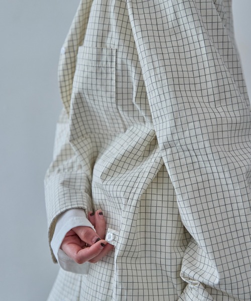 VION（ヴィオン）の「チェックショルダーパデッドシャツ / Check Shoulder Padded Shirt（シャツ/ブラウス・レディース・ホワイト/ベージュ・FREE）」の9枚目の写真