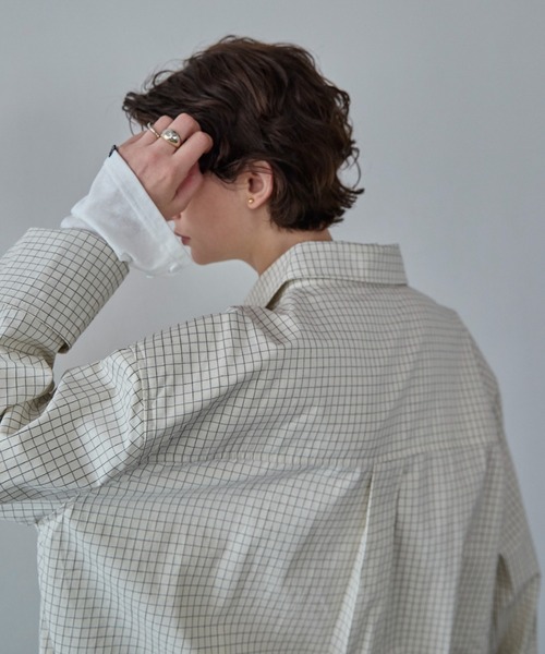 VION（ヴィオン）の「チェックショルダーパデッドシャツ / Check Shoulder Padded Shirt（シャツ/ブラウス・レディース・ホワイト/ベージュ・FREE）」の11枚目の写真
