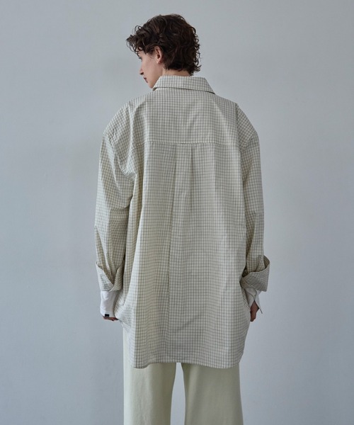 VION（ヴィオン）の「チェックショルダーパデッドシャツ / Check Shoulder Padded Shirt（シャツ/ブラウス・レディース・ホワイト/ベージュ・FREE）」の3枚目の写真