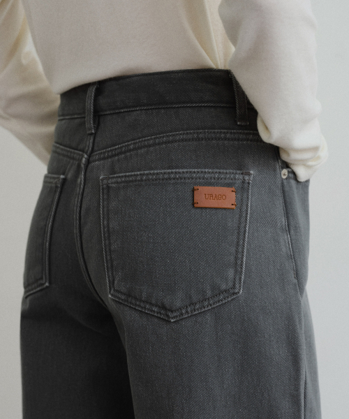 URAGO(ユラーゴ)の「Winter cotton wide denim(デニムパンツ・レディース・チャコールグレー/アイボリー・S/M/L)」の4枚目の写真