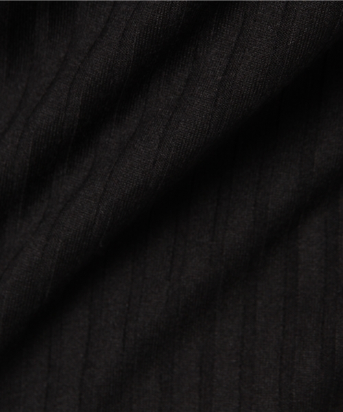 Honeys（ハニーズ）の「テレコ素材ＶネックロングＴシャツ（Tシャツ/カットソー・レディース・ブラック/ブルー/ピンク/カーキ/チャコール/オフホワイト・L/LL/M）」の12枚目の写真