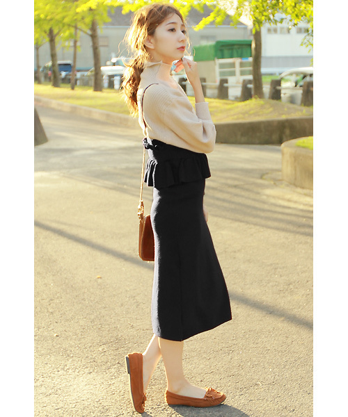 Primazel（プリマゼル）の「ペプラムニットミモレ丈キャミワンピース