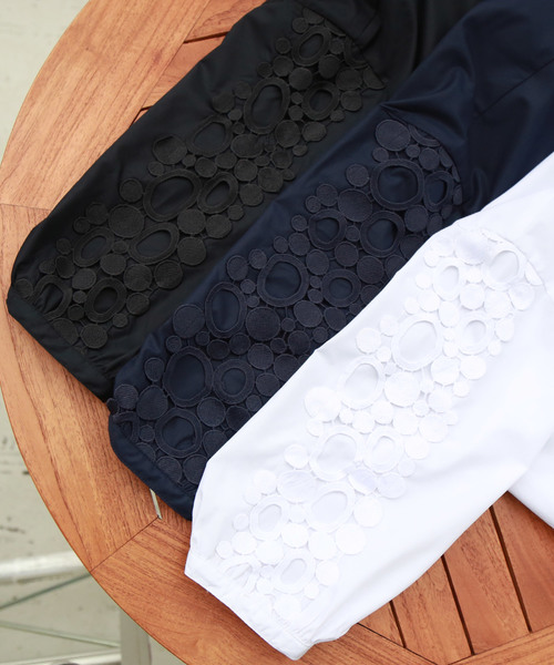 REAL CUBE（リアルキューブ）の「REAL CUBE ラウンドレーススリーブスキッパーシャツ（シャツ/ブラウス・レディース・ダークネイビー/ホワイト/ネイビー・38/40）」の11枚目の写真