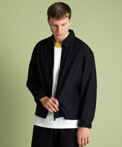 UNITED TOKYO(ユナイテッドトウキョウ)の「オーバーサイズZIPライトブルゾン(ブルゾン・メンズ・ブラック/グレー・1/2/3)」の2枚目の写真