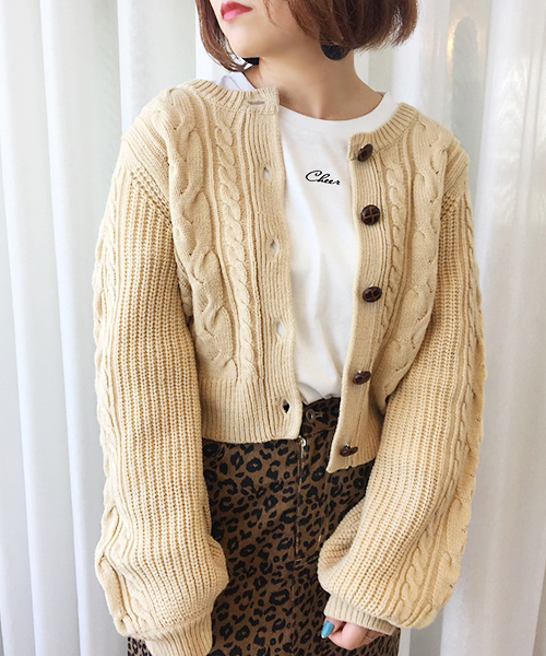 apres jour（アプレジュール）の「レトロ丸首ケーブルカーディガン【ZOZOTOWN限定アイテム】（カーディガン/ボレロ・レディース・ピンク/クリーム/ミント/ブラウン/ライトブラウン/ラベンダー・フリー）」の3枚目の写真