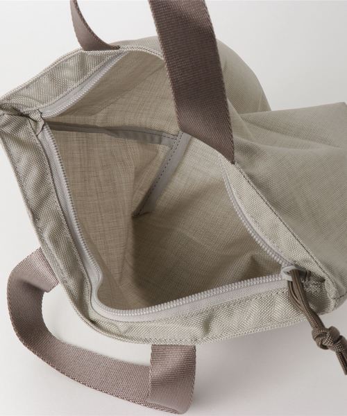 BRIEFING(ブリーフィング)の「NYLON MOTHER’S TOTE / MINI TOTE(トートバッグ・レディース・ブラック/グレー/ネイビー/パープル・FREE)」の9枚目の写真