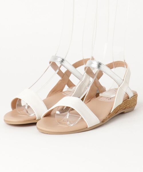 GAIMO(ガイモ)の「バイカラーストラップサンダル(サンダル・レディース・ホワイト/ブラック/ベージュ/ネイビー/ピンク/イエロー/ライトパープル/パイソン・38/39/35/36/37)」の9枚目の写真