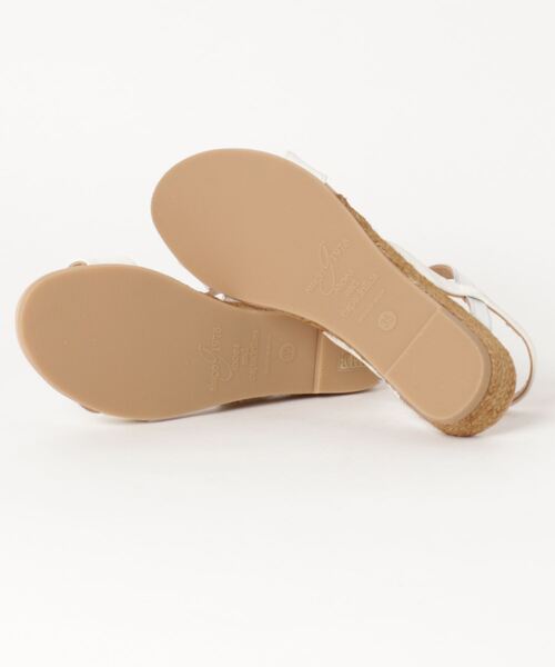 GAIMO(ガイモ)の「バイカラーストラップサンダル(サンダル・レディース・ホワイト/ブラック/ベージュ/ネイビー/ピンク/イエロー/ライトパープル/パイソン・38/39/35/36/37)」の14枚目の写真