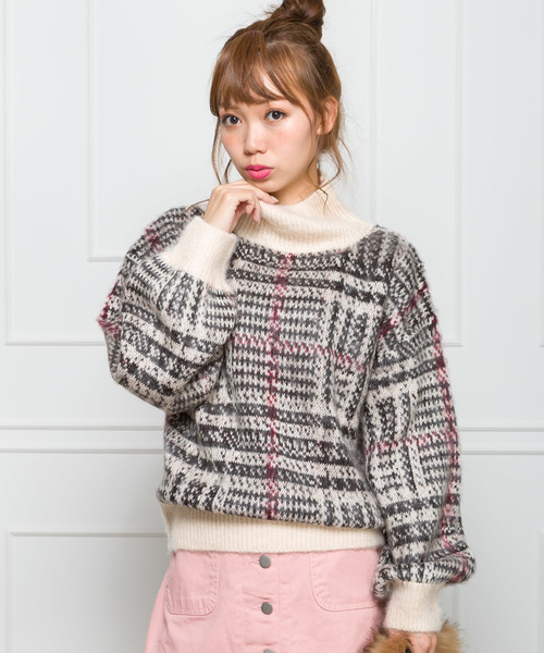 SpRay（スプレイ）の「【WEB限定】チェックジャガードハイネック（ニット/セーター・レディース・ブラック/ブラウン/アイボリー/ボルドー・FREE）」の3枚目の写真