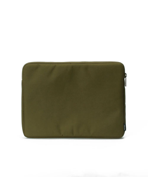 BEAMS（ビームス）の「Herschel×BEAMS / 別注 “GOLDMANS”（クラッチバッグ・メンズ・ブラック/アーミー/ネイビー・ONE SIZE）」の9枚目の写真