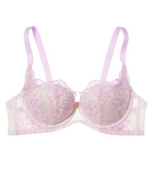 セール 重力に逆らったこんもりデコルテ盛り デコルタンブラ