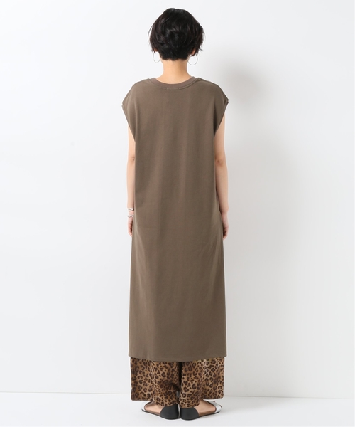 JOURNAL STANDARD（ジャーナルスタンダード）の「シングルジャージー クルーネックノースリーブスリットロングワンピース◆2（ワンピース・レディース・ホワイト/ブラック/ブラウン/ワインレッド・FREE）」の14枚目の写真