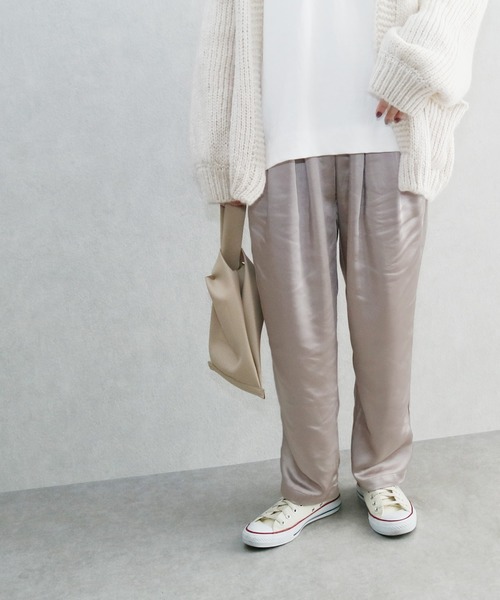 reca(レカ)の「サテンタックパンツ(その他パンツ・レディース・ベージュ/カーキ/ラベンダー・M)」の3枚目の写真