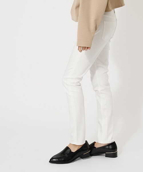 AZUL by moussy（アズールバイマウジー）の「STRETCH COLOR SKINNY/ストレッチカラースキニー（その他パンツ・レディース・オフホワイト/ブラック・MEDIUM/LARGE/SMALL/X-SMALL）」の3枚目の写真