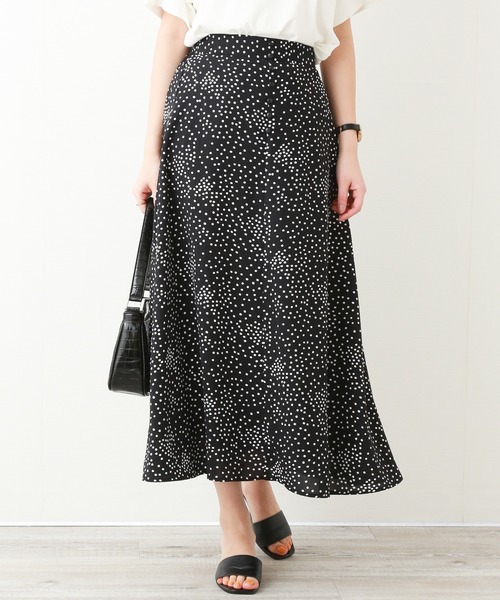 CHARM BERRY TIC（チャームベリーチック）の「ランダムドットフレアスカート（スカート・レディース・オフホワイト/ブルー/ミント/ブラック・M/L）」の2枚目の写真