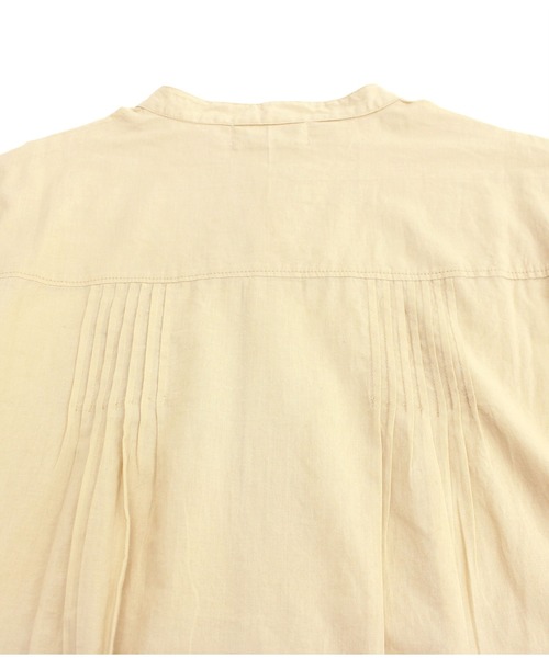 RNA-N（アールエヌエーエヌ）の「B2579 スタンドカラーオーバーシャツ（シャツ/ブラウス・レディース・オフホワイト/ベージュ/スミクロ・MEDIUM）」の9枚目の写真