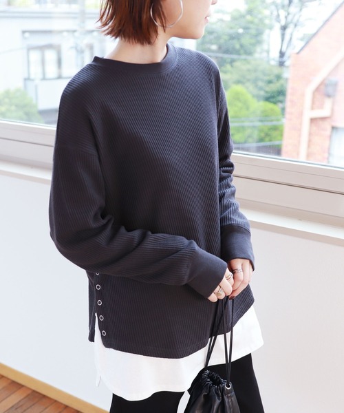 andme(アンドミー)の「ワッフル長袖サイドボタンTシャツ(Tシャツ/カットソー・レディース・グレー系その他/ベージュ/ブラック/チャコールグレー/アイボリー・M)」の4枚目の写真