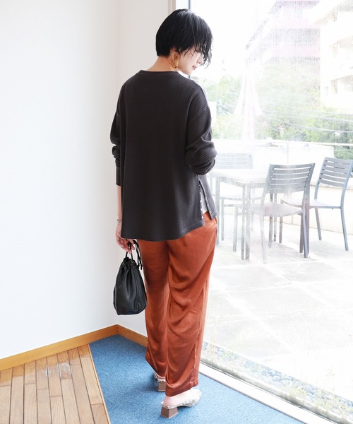 andme(アンドミー)の「ワッフル長袖サイドボタンTシャツ(Tシャツ/カットソー・レディース・グレー系その他/ベージュ/ブラック/チャコールグレー/アイボリー・M)」の14枚目の写真