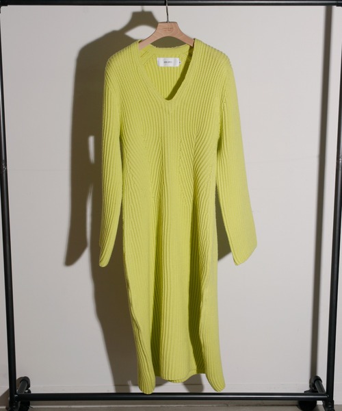 JANESMITH(ジェーンスミス)の「JANESMITH ジェーンスミス / V-NECK LONG SLEEVE ONEPIECE Vネックロングスリーブニットワンピース / 21WOP-#904L(ワンピース・レディース・ブラック/グレー/ナチュラル/イエロー系その他・38/36)」の4枚目の写真