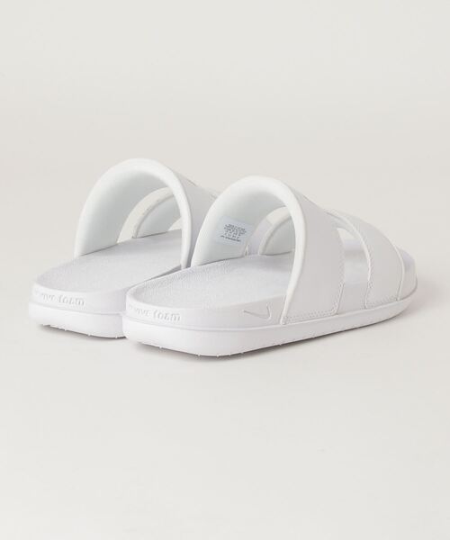 NIKE（ナイキ）の「WMNS NIKE OFFCOURT DUO SLIDE　DC0496-100（サンダル・レディース・ホワイト系その他・25.0cm/28.0cm/23.0cm/29.0cm/27.0cm/26.0cm/24.0cm/22.0cm）」の2枚目の写真