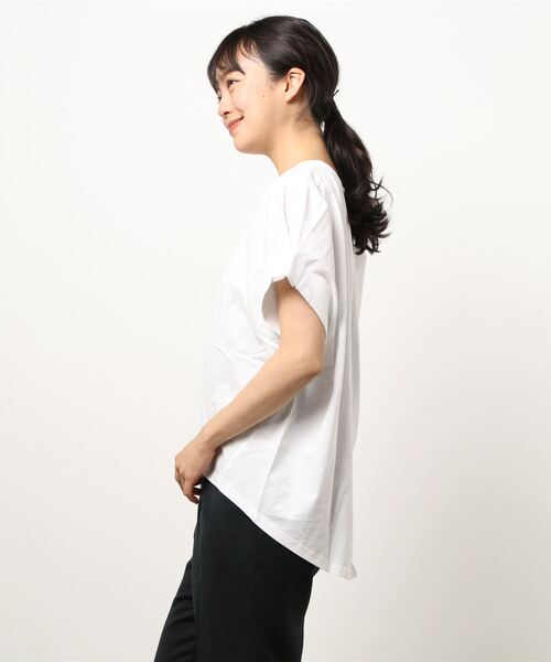 HONEYSUCKLE ROSE（ハニーサックルローズ）の「【HONEYSUCKLE ROSE】袖タックＴシャツ（Tシャツ/カットソー・レディース・フューシャピンク/ライトグレー/ホワイト・L/M）」の4枚目の写真