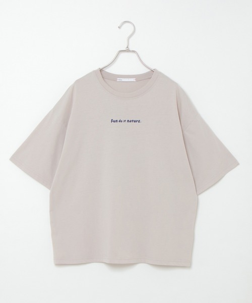 ikka(イッカ)の「タケウチアツシコラボアウトドアTシャツ LADIES(薪割り)(Tシャツ/カットソー・レディース・ベージュ/オフホワイト/ピンク・S/M/L/XL)」の5枚目の写真