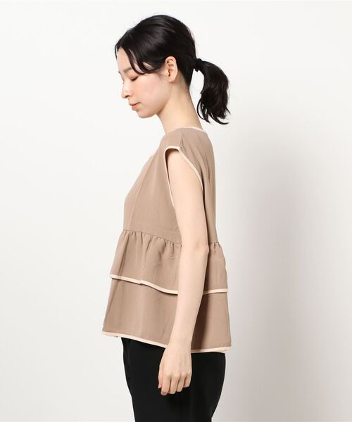 coca(coca)(コカ)の「パイピングフリルブラウス(シャツ/ブラウス・レディース・ベージュ/ブラック・ONE SIZE)」の18枚目の写真