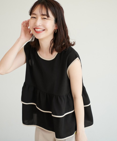 coca(coca)(コカ)の「パイピングフリルブラウス(シャツ/ブラウス・レディース・ベージュ/ブラック・ONE SIZE)」の1枚目の写真