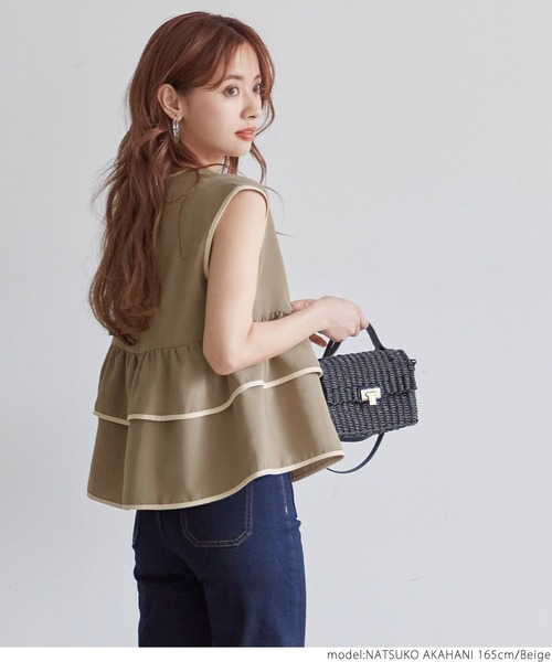 coca(coca)(コカ)の「パイピングフリルブラウス(シャツ/ブラウス・レディース・ベージュ/ブラック・ONE SIZE)」の5枚目の写真