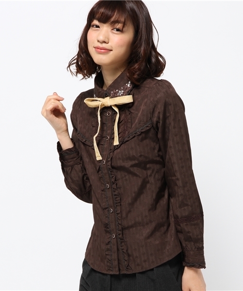 axes femme（アクシーズファム）の「シャンデリア柄JQブラウス