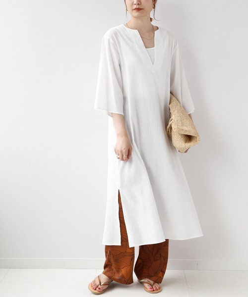 JOURNAL STANDARD relume（ジャーナルスタンダード　レリューム）の「コットンクレープカフタンワンピース◆（ワンピース・レディース・ホワイト/ベージュ/ネイビー・FREE）」の2枚目の写真