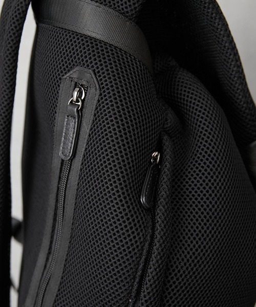 ear PAPILLONNER（イアパピヨネ）の「メッシュ×レザー巾着リュック