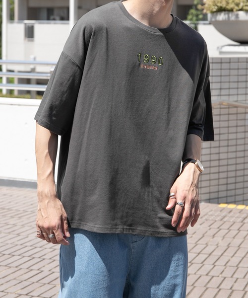 セール】1990ロゴTシャツ（ユニセックス）（Tシャツ